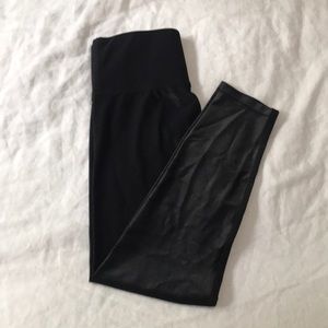 High Rise 7/8 Legging in Takara Shine.